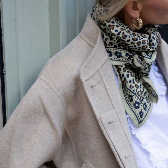 Love Explorers - Wholesale Head Scarf - Women's - Leopard scarf - My essential large khaki Leo