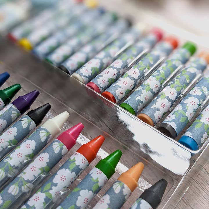 Robert Frederick Ltd - Wholesale Art Set - Kids & Baby - Peter Rabbit Children's 42 Piece Art Set - For Ages 3 to 8 Years - Includes Paints and Crayons4