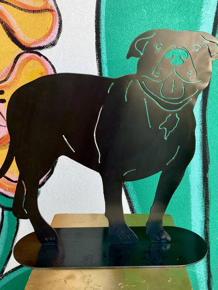 Chien Pitbull pour la vente par Garden Deva Sculpture Co.