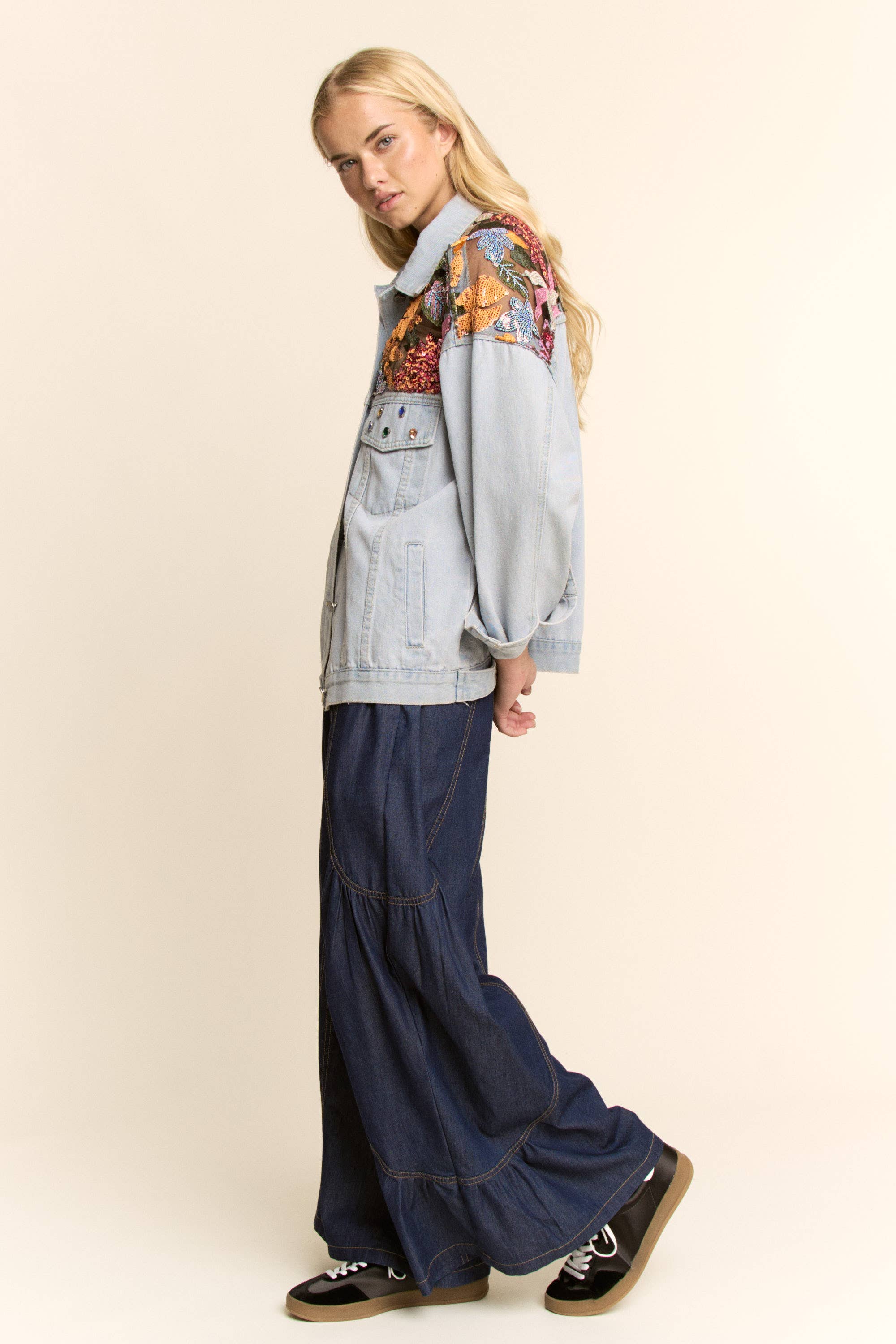 LIGHT WASH DENIM JACKET WITH VIBRANT EMBROIDERED for wholesale on Faire9