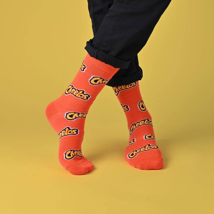 WIDDOP and Co. – Großhandel Socken - Unisex – MULTI 6 Odd Sox Herren Kniestrümpfe „Cheetos“ in Orange1