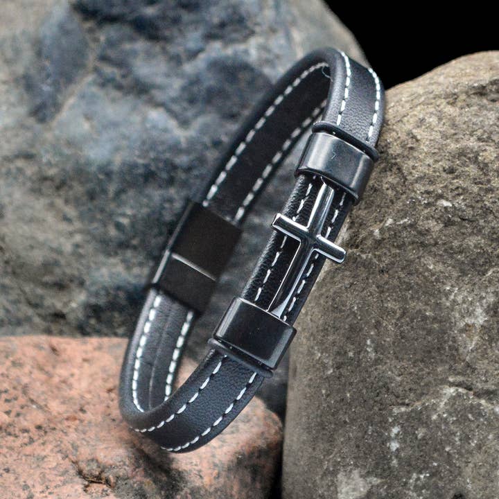 Cross Leren Gestikt/Zwart Gun - Eden Merry Armband voor wholesale door Eden Merry Jewelry by James Lawrence