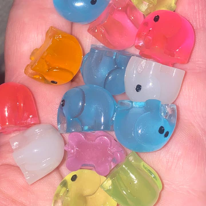 Brillan en la oscuridad elefantes acrílicos de tamaño mini para venta al por mayor de Moon River Designs