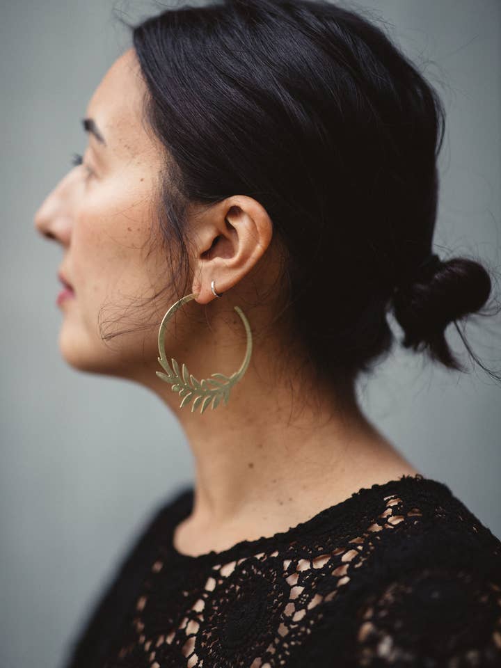 Store oliven gren bøjler for engroshandel hos Modern Madini