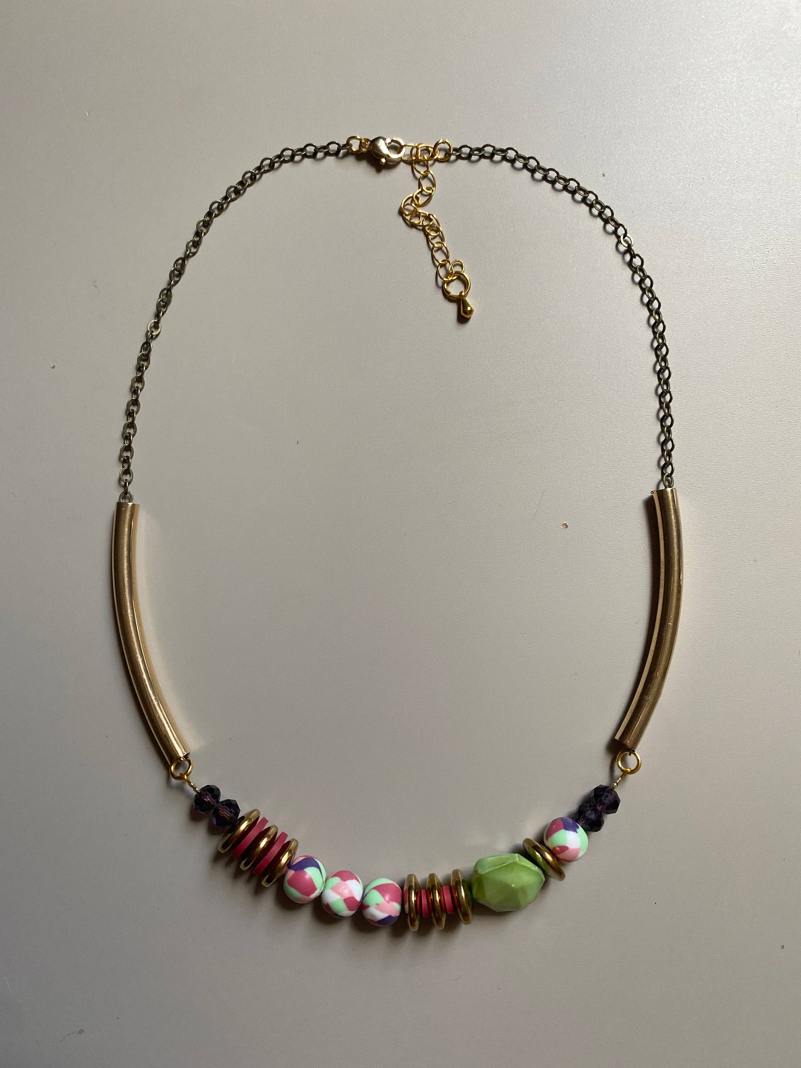 Gist Jewellery - Vente Collier de perles - FRT09 - Verre vintage, hématite plaquée or et cristaux.3