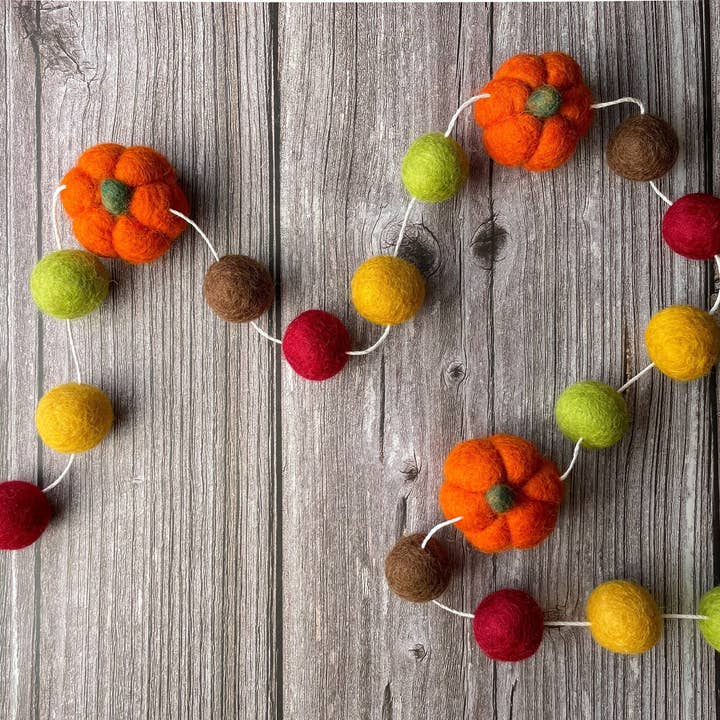 HÖST Dekor. Pom Pom Girlang. Pumpa Dekor. Pumpa Girlang. Tovad Pompom Girlang för wholesale av AKUKU