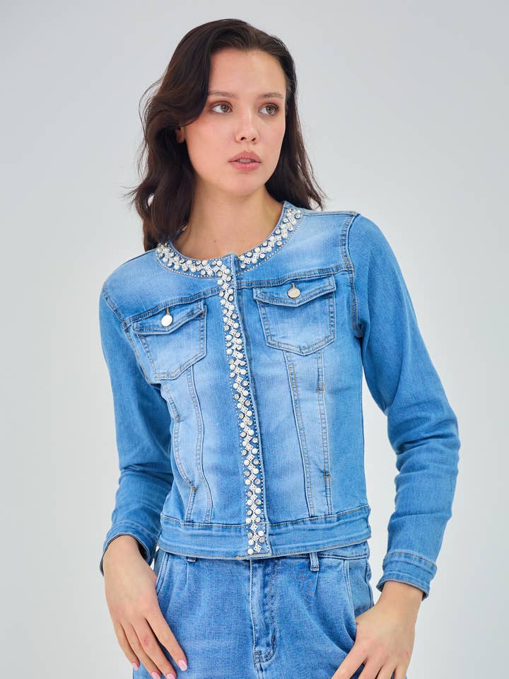 VESTE FEMME EN JEANS - "Charlène" ( Perle et Strass ) pour la vente par ANA & LUCY