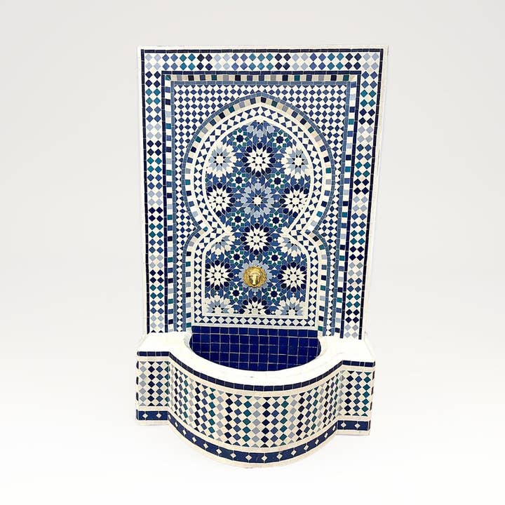 SaharaKesh - Venta al por mayor Adornos/decoración de exteriores - Fuente de Mosaico Marroquí, Fuente de Pared Exterior Azul y Blanca1