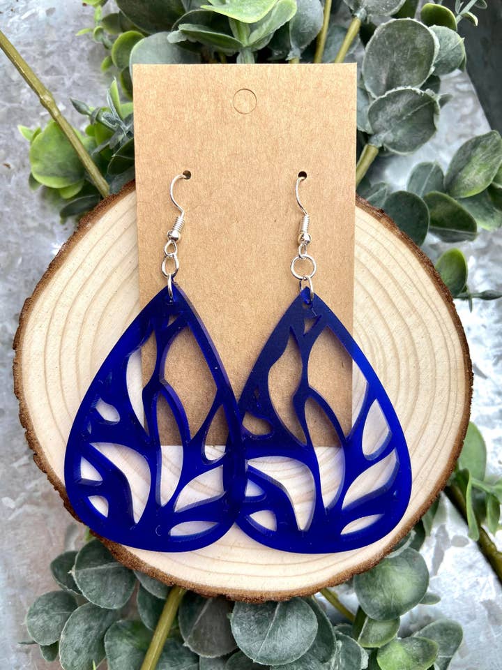 Boucles d'oreilles en forme de larme bleu royal pour la vente par Lindsey Lane Wholesale