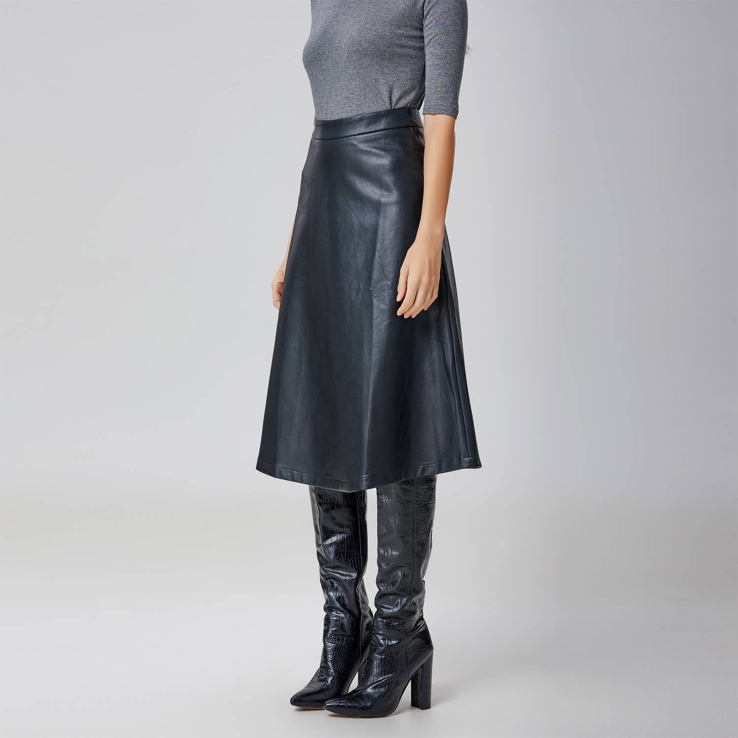 Smart and Joy – wholesale Skirt – Women’s – Faux leather A-line skirt4