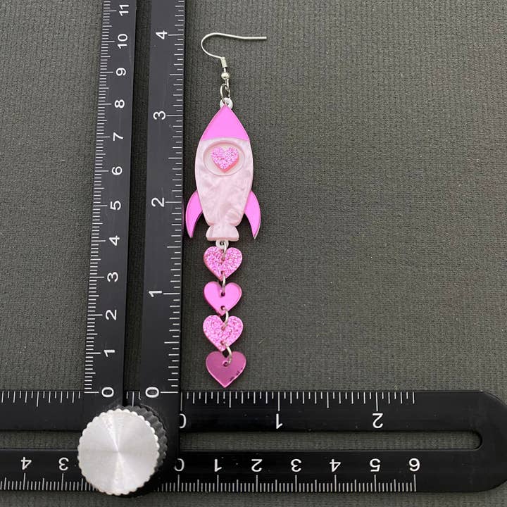 Mio Queena - Wholesale Dangle Earrings - Acrylic Heart Fringe Rocket Dangle Earrings - YK3