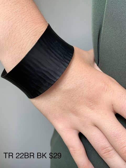 VAYA por atacado de Escape from Paris