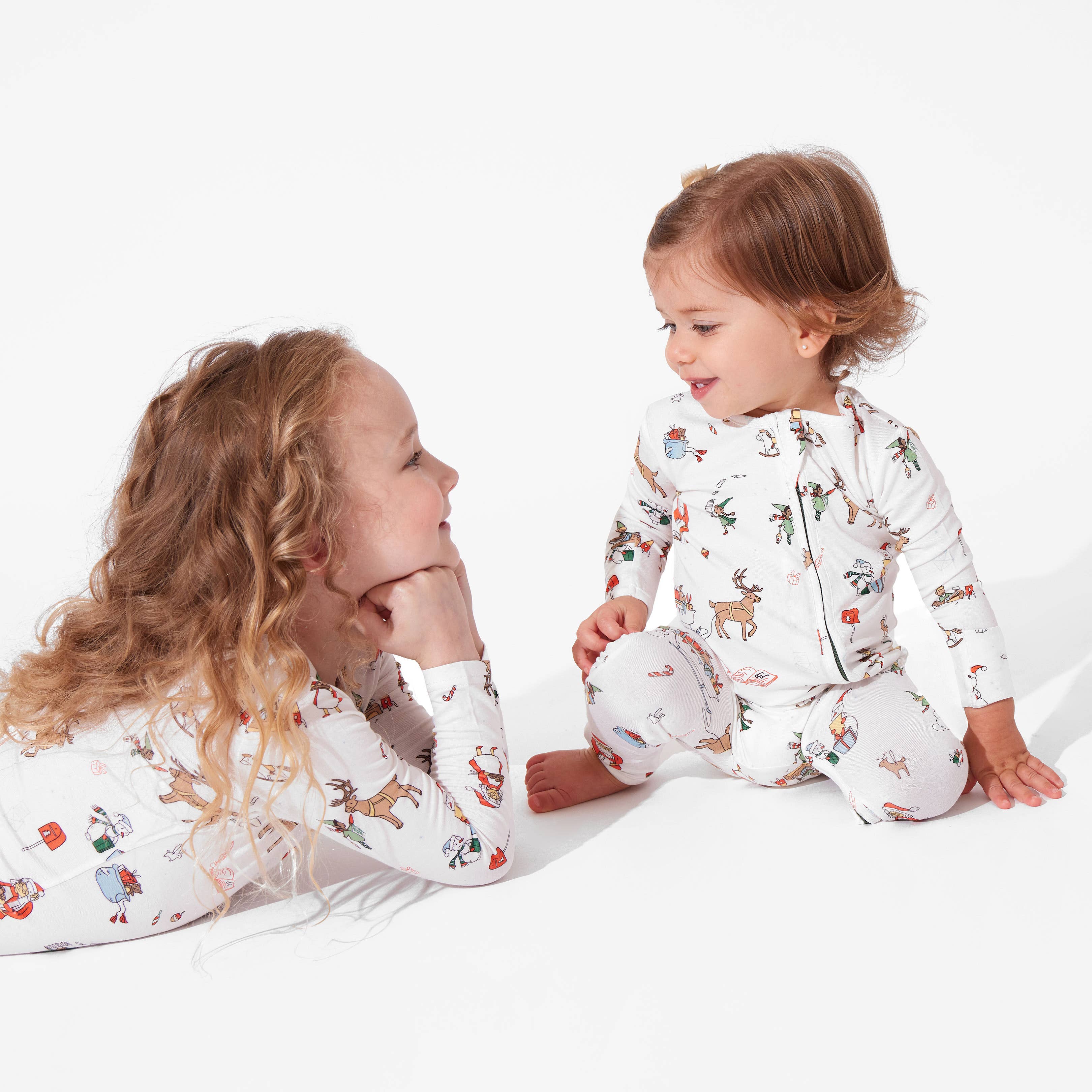 Bellabu Bear - Wholesale Slaappak - Baby -  Kerstpyjama: Santa's Workshop Bamboo nachtkleding voor kinderen4