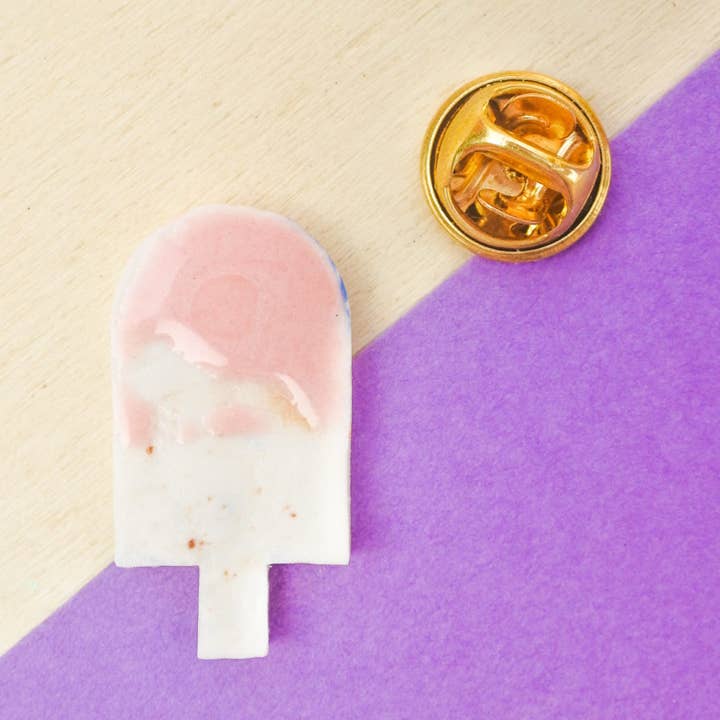 Épingle en porcelaine pour popsicle aux pêches pour la vente par All Things We Like