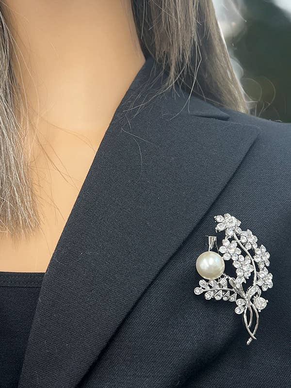Elaborated Pearl Brooch for wholesale by Andrea Bijoux