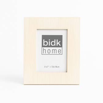 BIDKhome - Wholesale Picture Frame - 5x7” Carved Bone Picture Frame