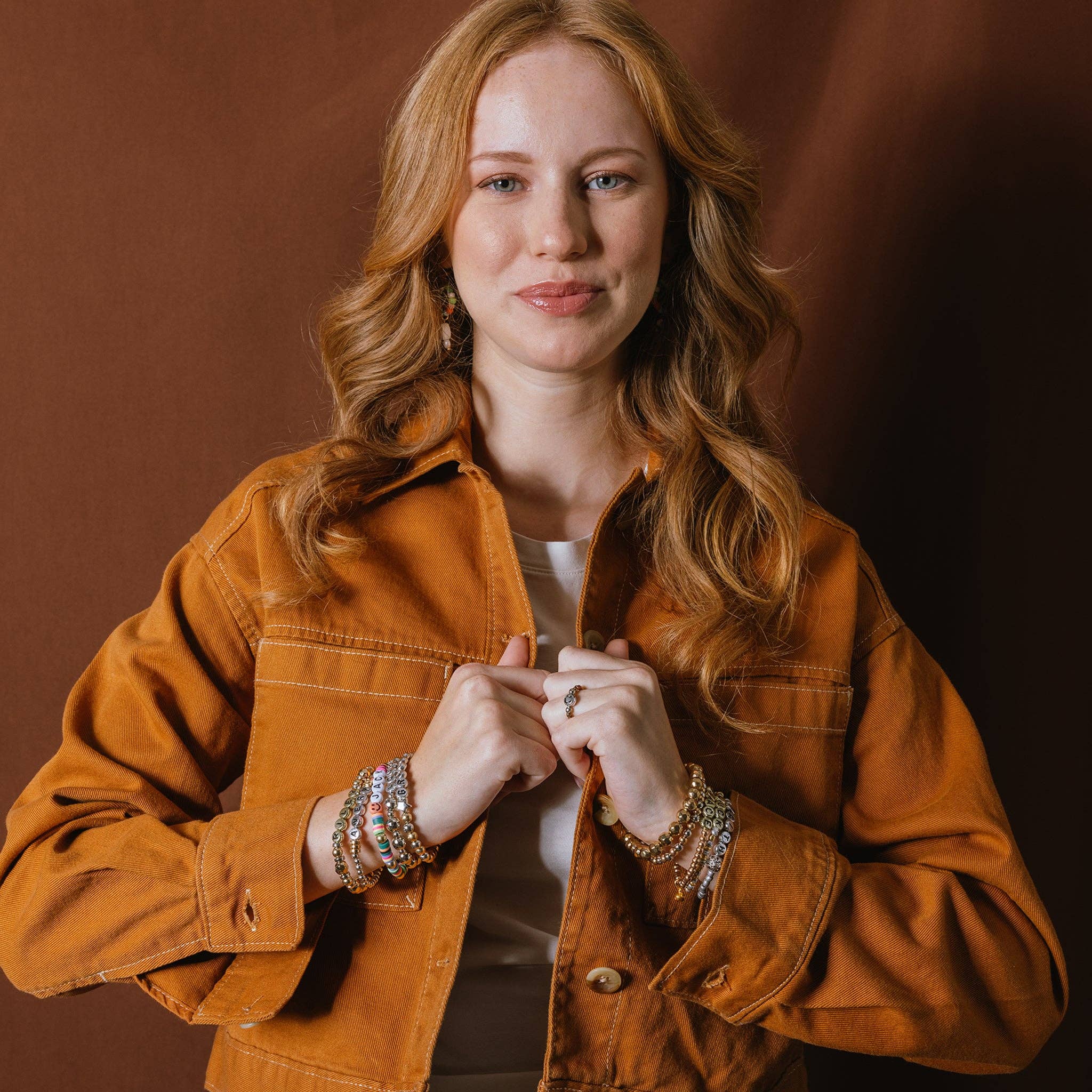 Jewelry Made by Me – wholesale DIY-pysselkit – Metallisk blandning guldbokstäver DIY pärllåda3