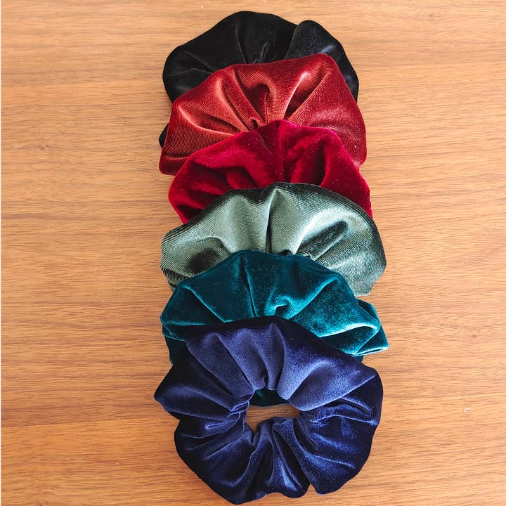 VELVET SCRUNCHOUS PACK/6 färger för wholesale av Laure Derrey