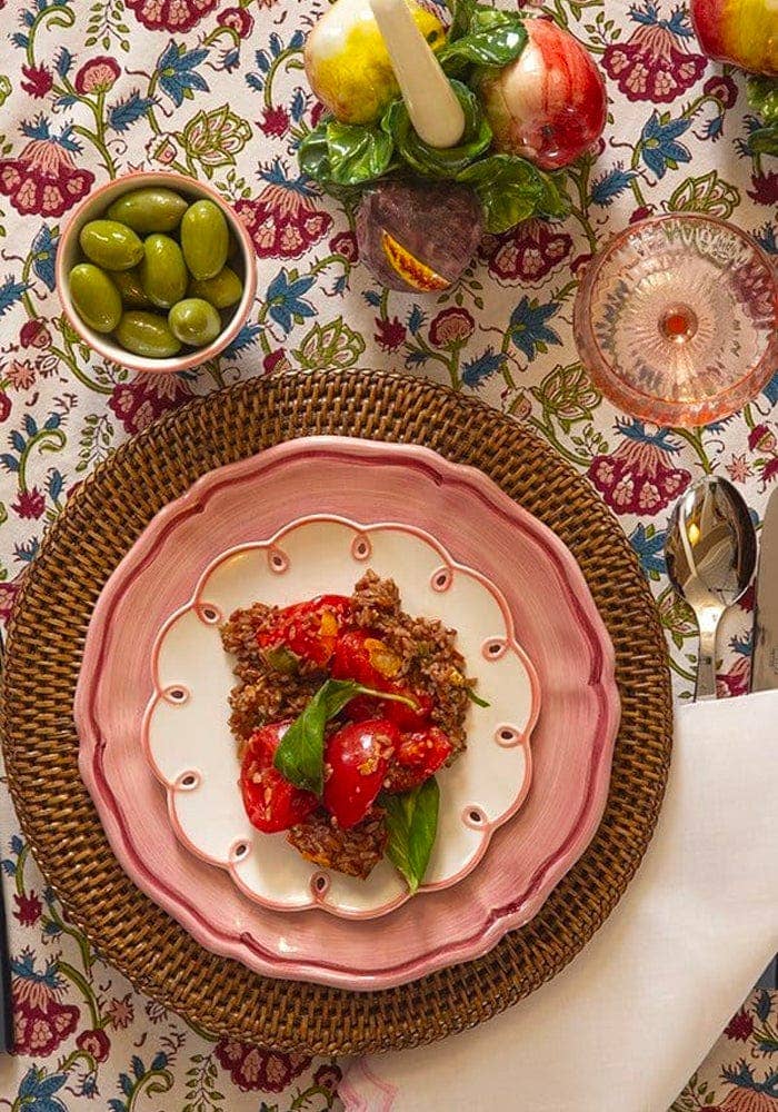 Madame Smart Ltd – wholesale Dinner plate – Pretty In Pink Scalloped Tea/Pudding Plates - Set of 41