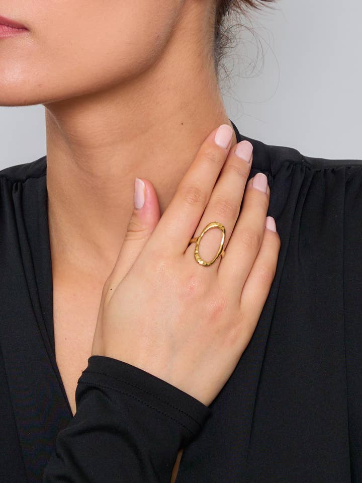 424AQ07 stainless steel textured ring for wholesale by BYREN | ÉLINE L'ATELIER