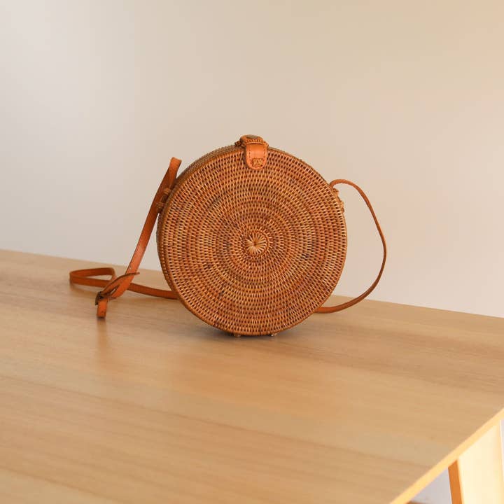 Ganapati - Wholesale Crossbody Bag - Women's - Bali Round Rattan Crossbody Bag3