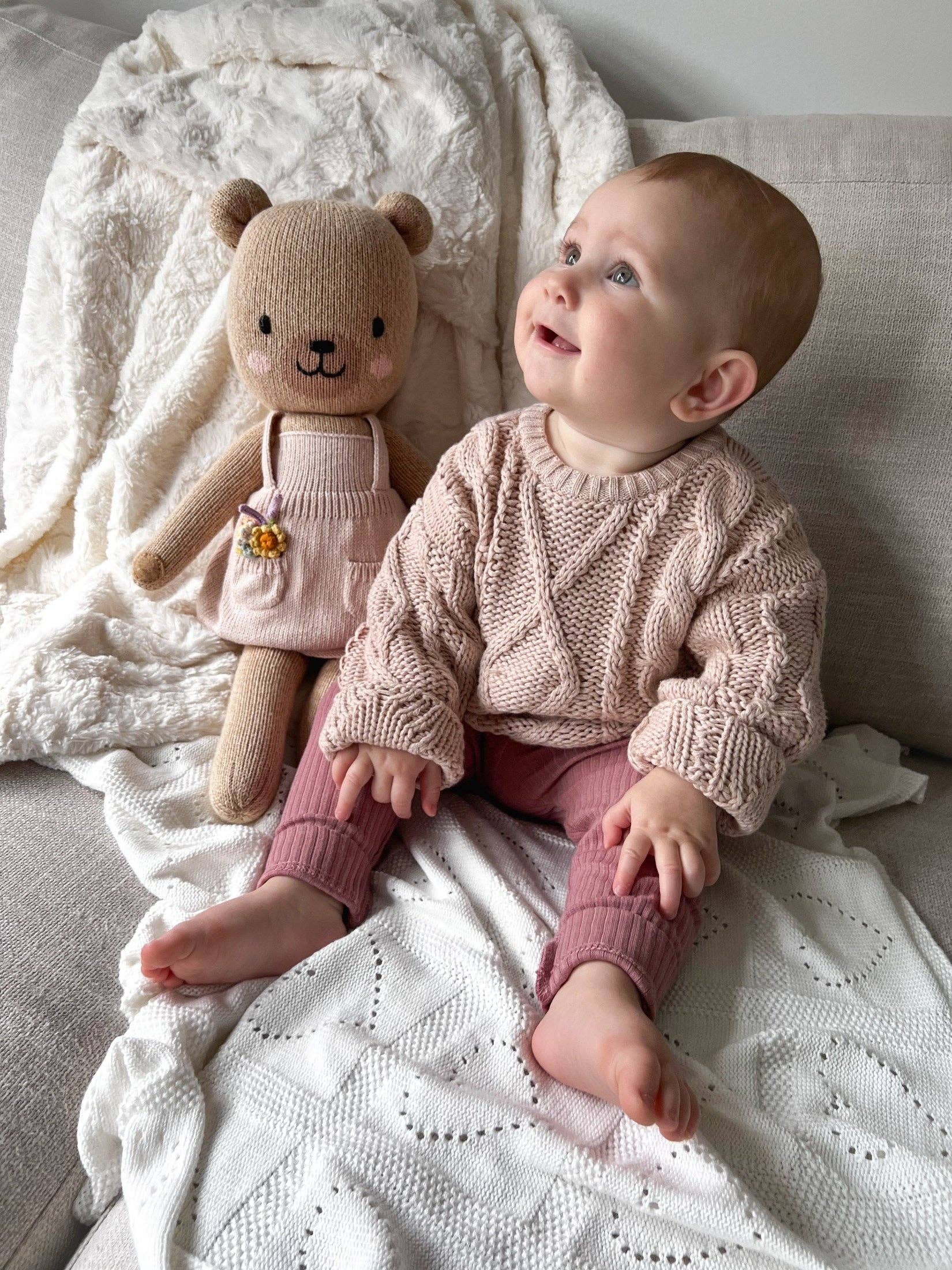 Brave Little Lamb the Label - Wholesale Gebreide trui - Baby - Klassieke Chunky Kabelgebreide Trui | Hazelnoot4