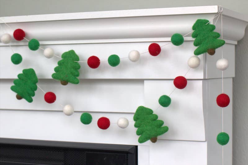 Matthew + Mae - Wholesale Bunting/Garland - Christmas Tree Felt Ball Garland Home Decor- Red Green White7