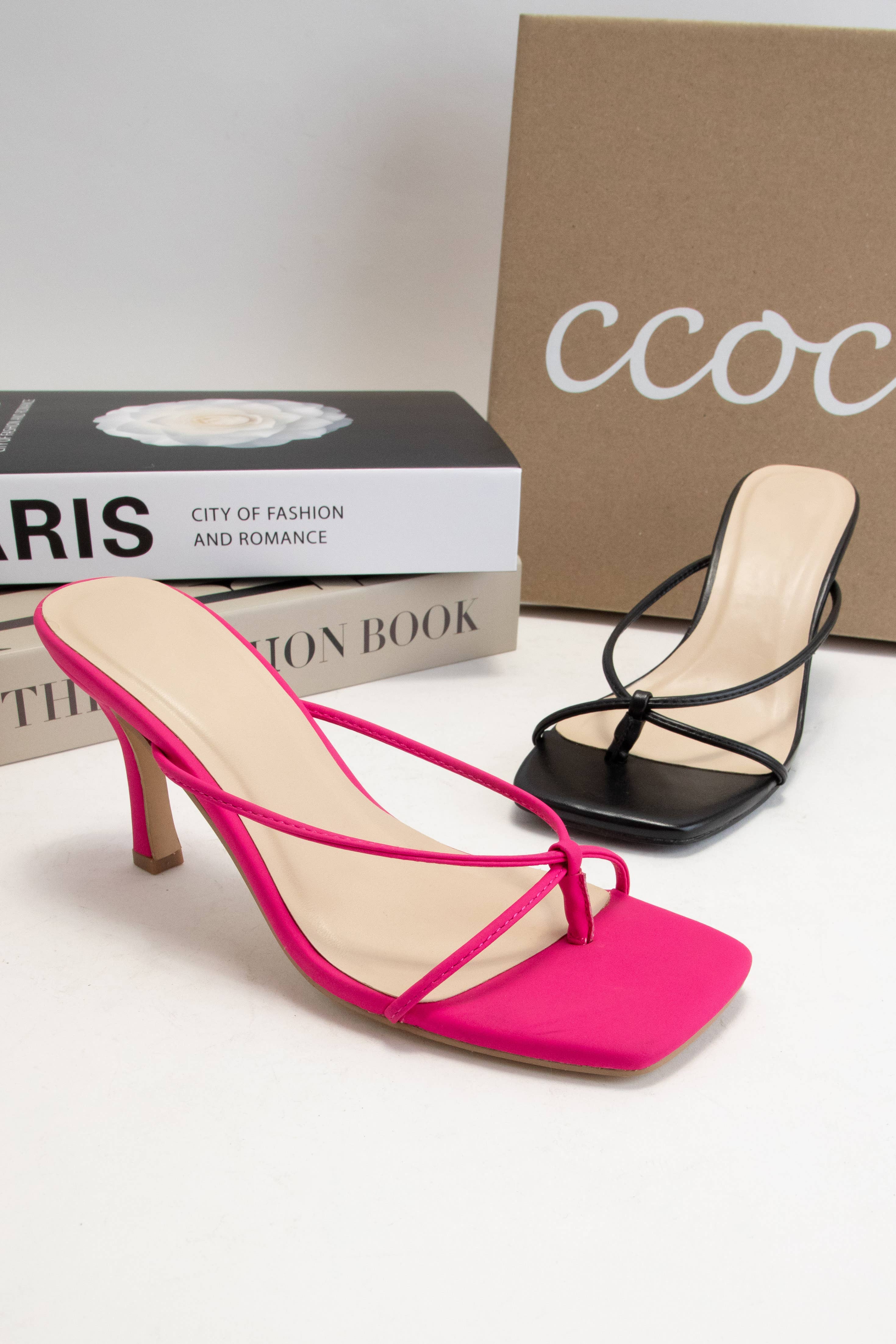 CCOCCI - Vente Chaussures à petit talon – femme - TALONS À ENFILER POUR CHATON, STYLE STRING À FINES BRETELLES EN FORME DE COLOMBE9