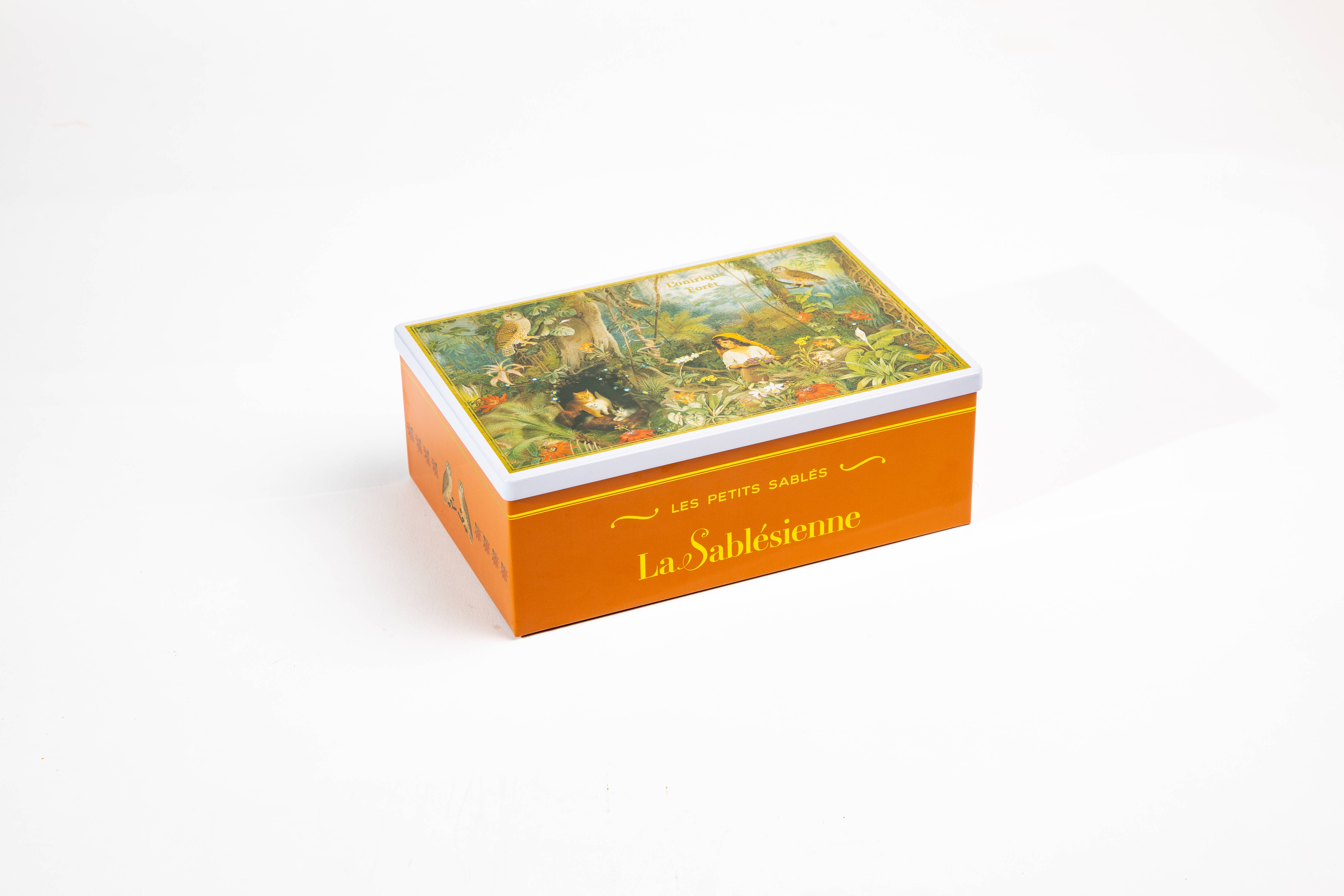 LA SABLESIENNE – Engroshandel Cookie – Småkager - metaldåse "Den drømmende skov" 250g1