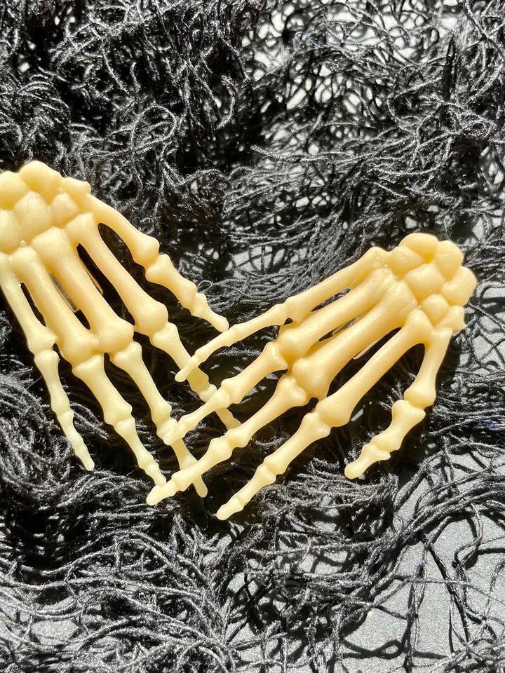 Glow in the dark haarspeldjes van Skeleton set voor wholesale door She makes clay