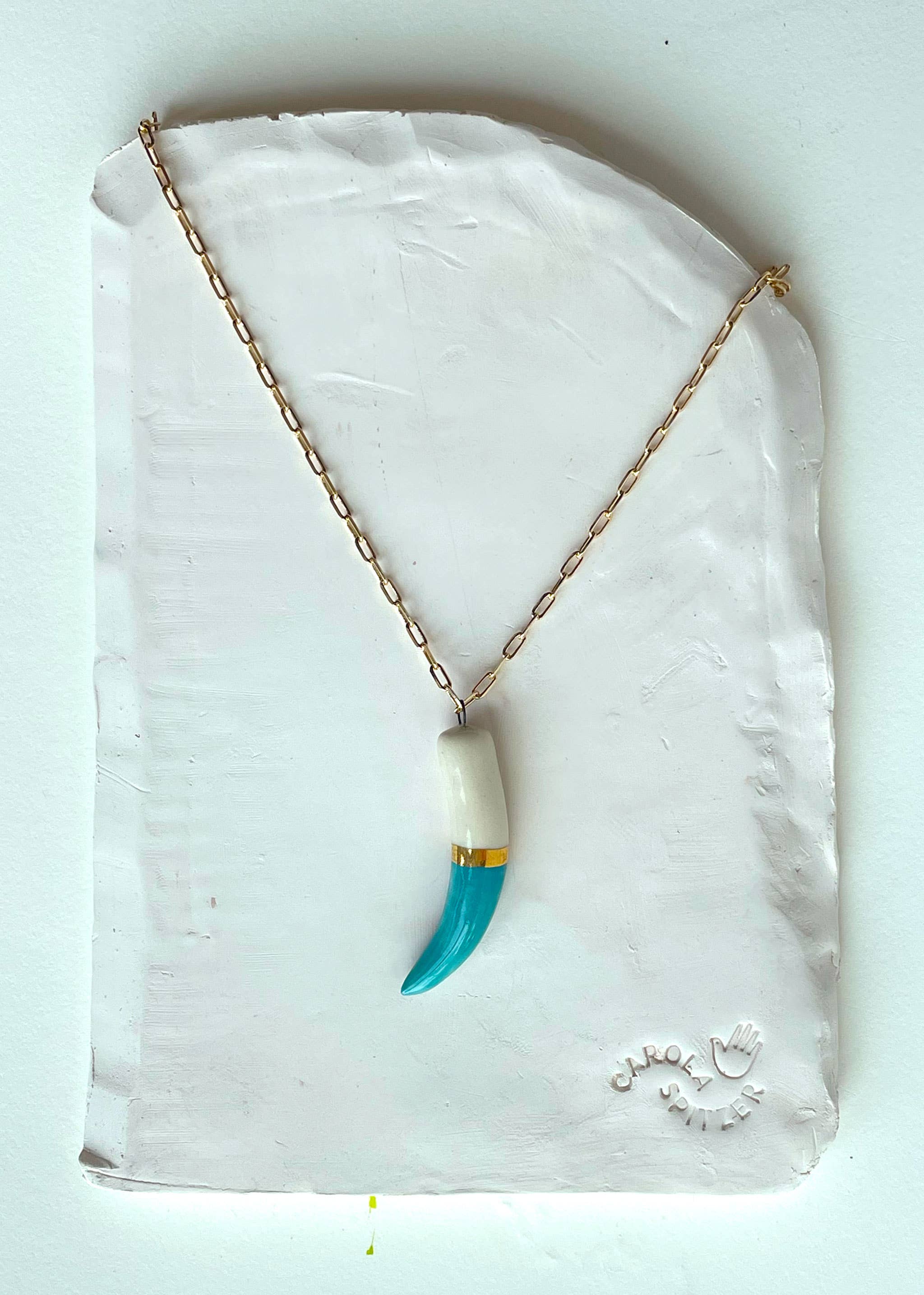 Carola Spitzer – wholesale Pendant/charm necklace – Shark tooth necklace11