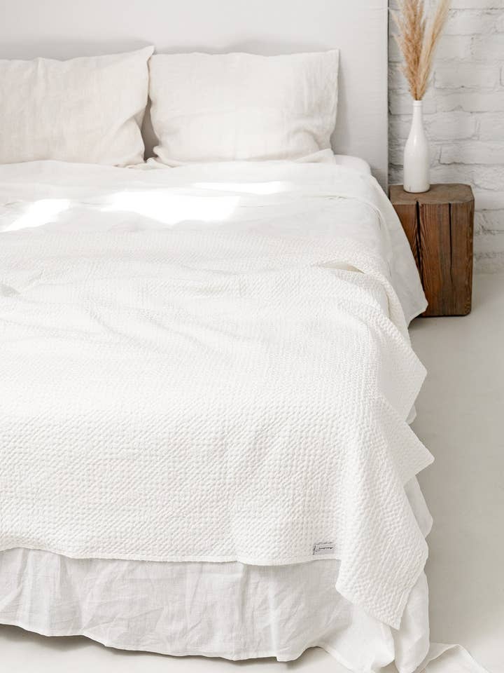 Linen waffle bed throw in White for wholesale by AmourLinen
