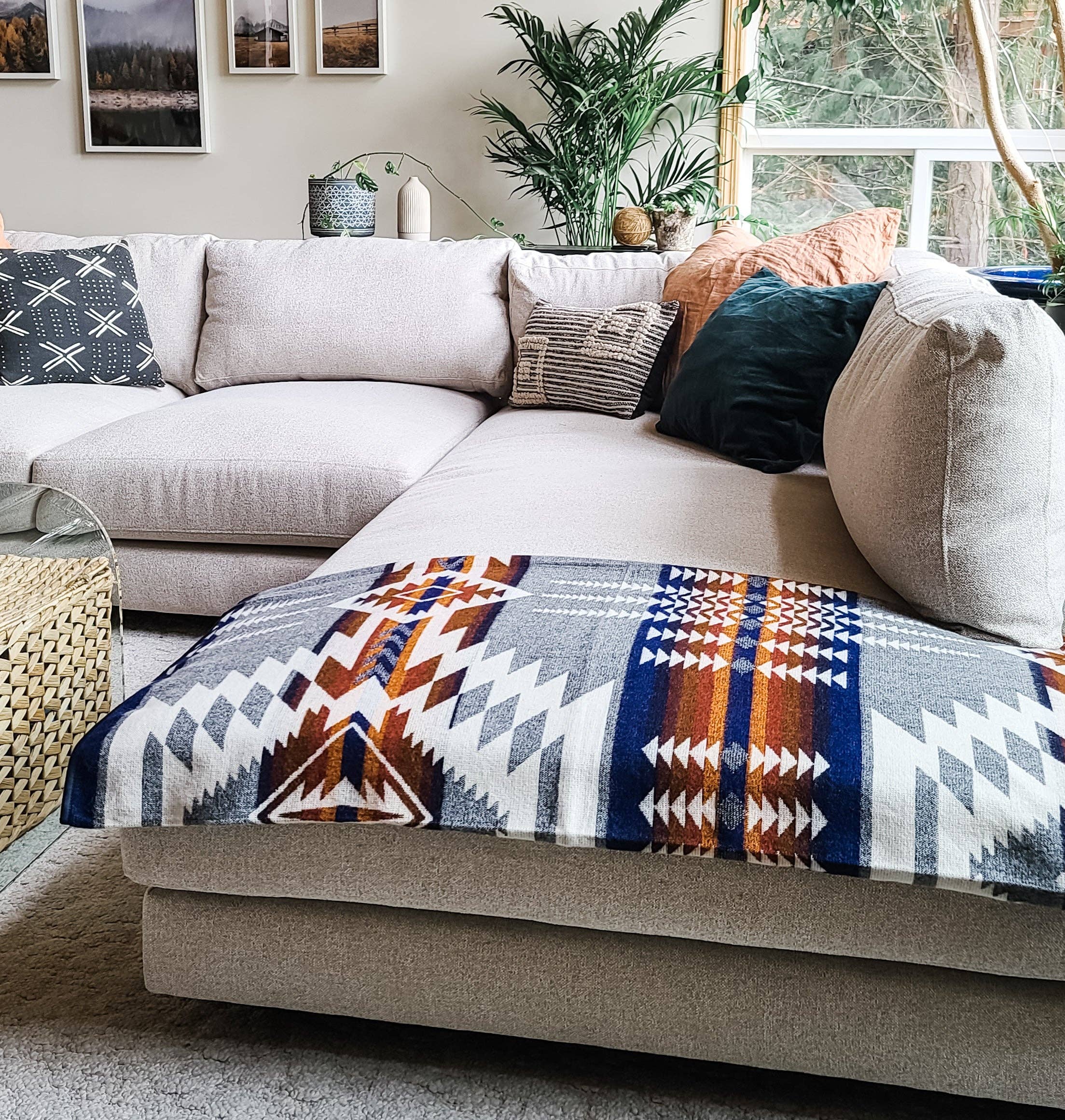 Wylde Brigade - Wholesale Throw Blanket - Mica Aztec Reversible Blanket7