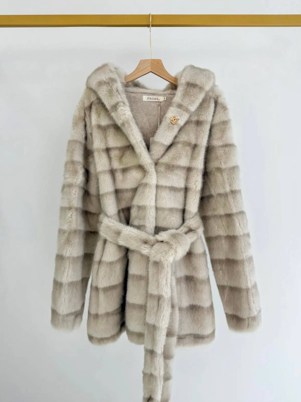Frime - Wholesale Fur/Faux Fur Coat - Women's - Fur coat with hood and tie belt - 88063