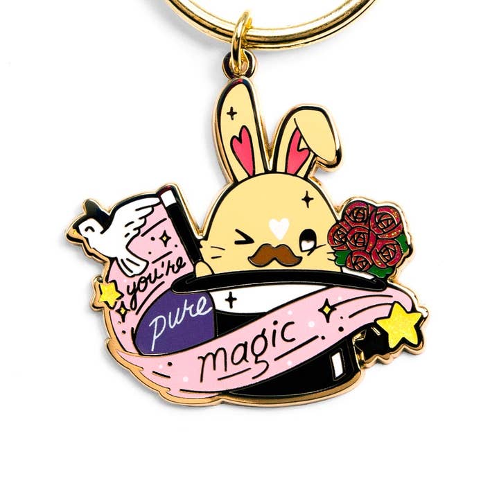 Magic Hat Bunny emaille sleutelhanger, vaderdag cadeau, konijn voor wholesale door Flair Fighter