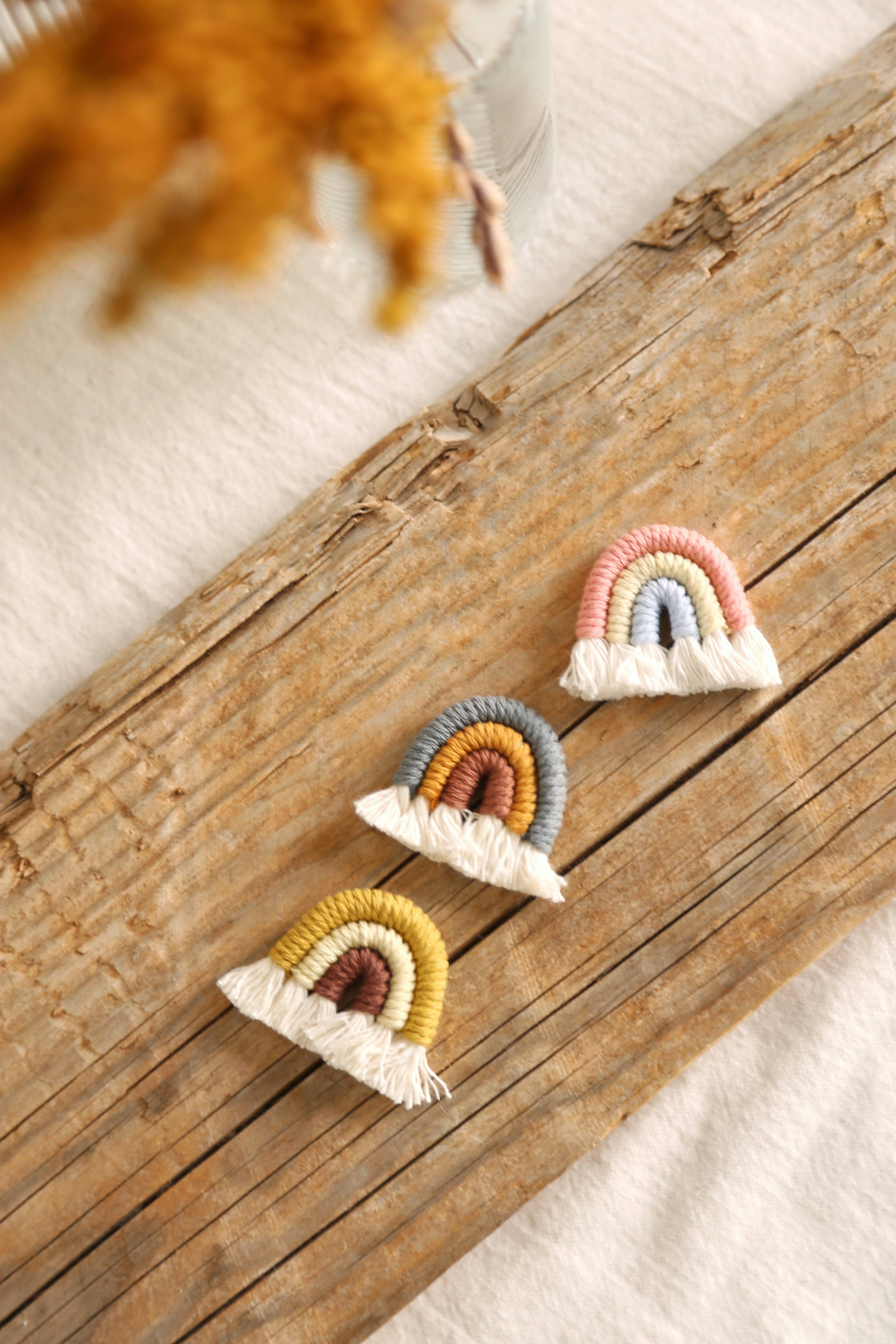 The Frenchie Knot - Wholesale Magnet - Macrame rainbow magnet2
