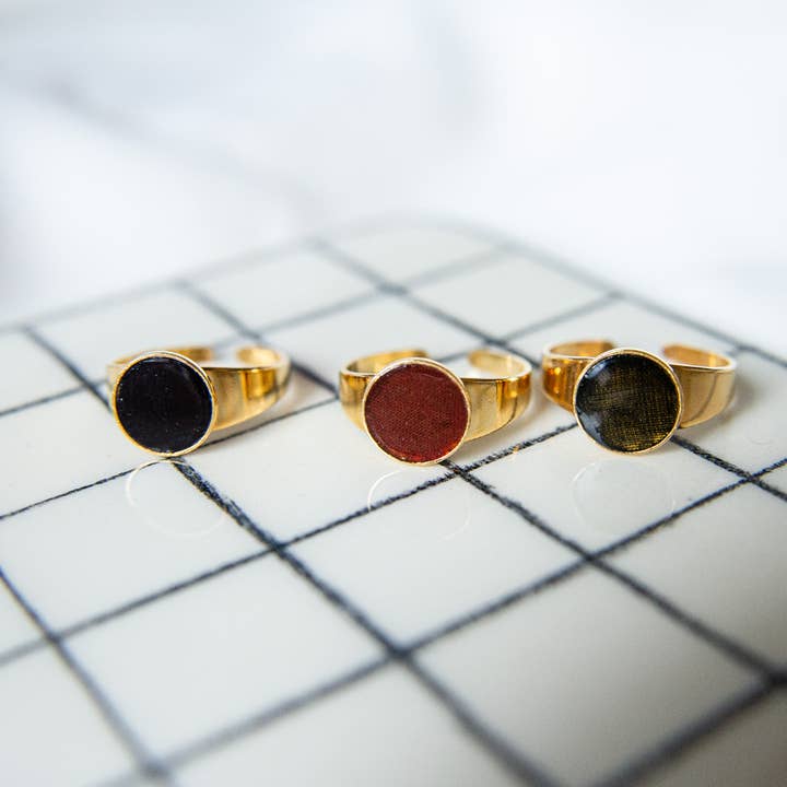 HALO ring for wholesale by Délicat Fracas