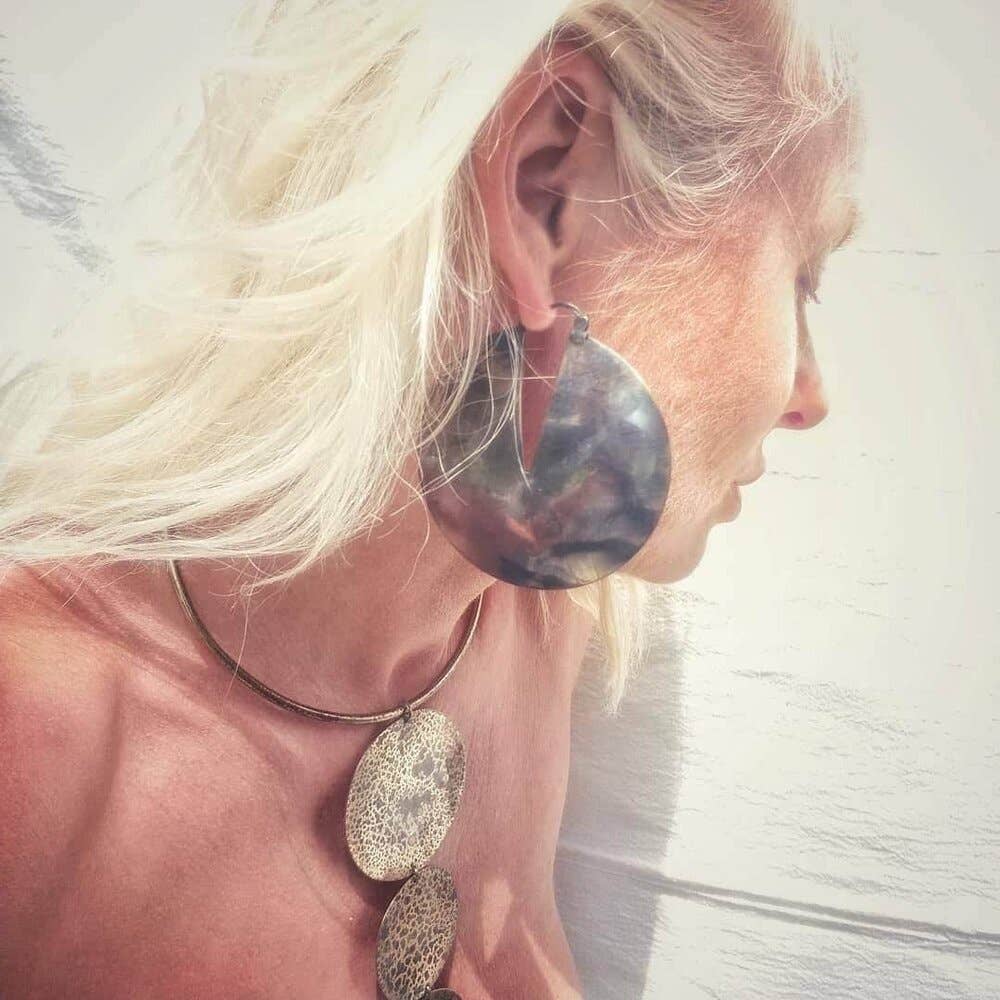 Bisjoux - Wholesale Hoop Earrings - Brass distressed hoop Earrings hoops handcrafted3