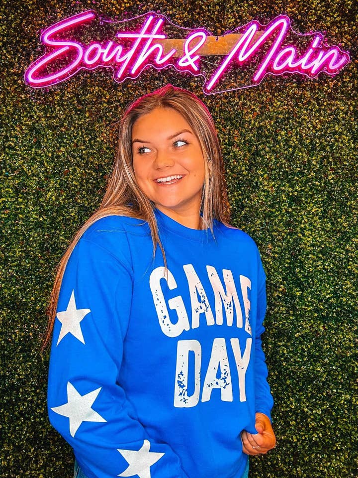 South & Main Boutique - Wholesale Graphic Sweatshirt - Women's - Game Day Sweatshirt with Star Sleeves1