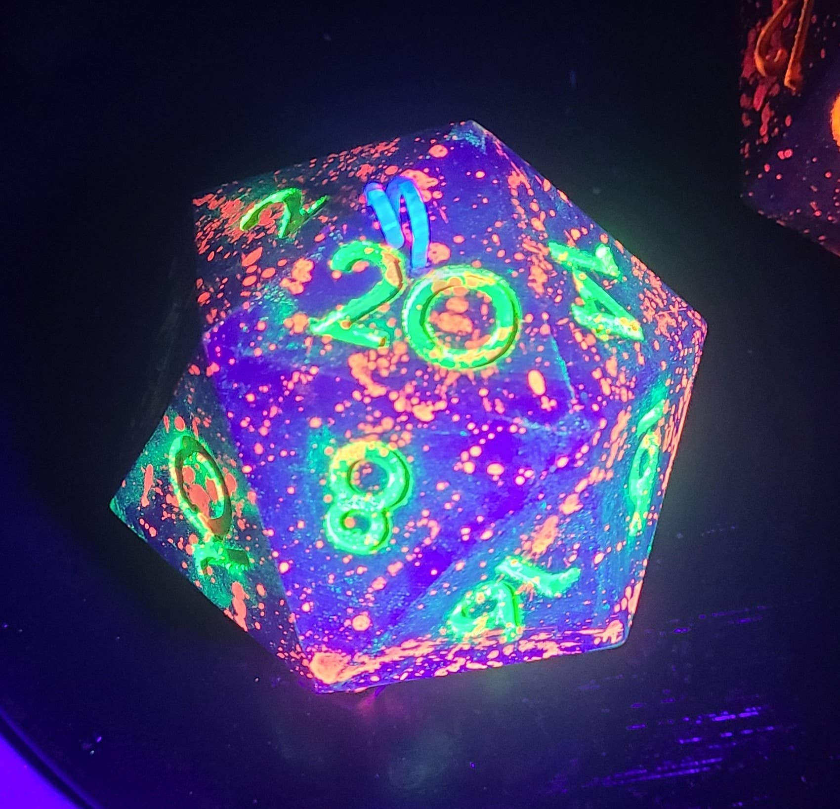 Melmade Scents - Vente Bougies originales - Bougies de dés RPG Black Light1