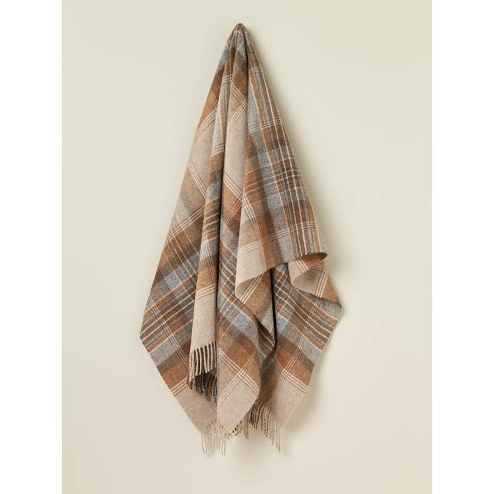 Kintyre Pure Wool Throw and other Purchase Wholesale têxteis. Free Returns & Net 60 Terms on Faire trending on Faire.