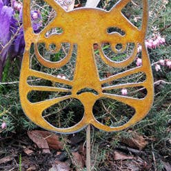 Cat Head garden stake or plant spike for wholesale by Rustica Ornamentals