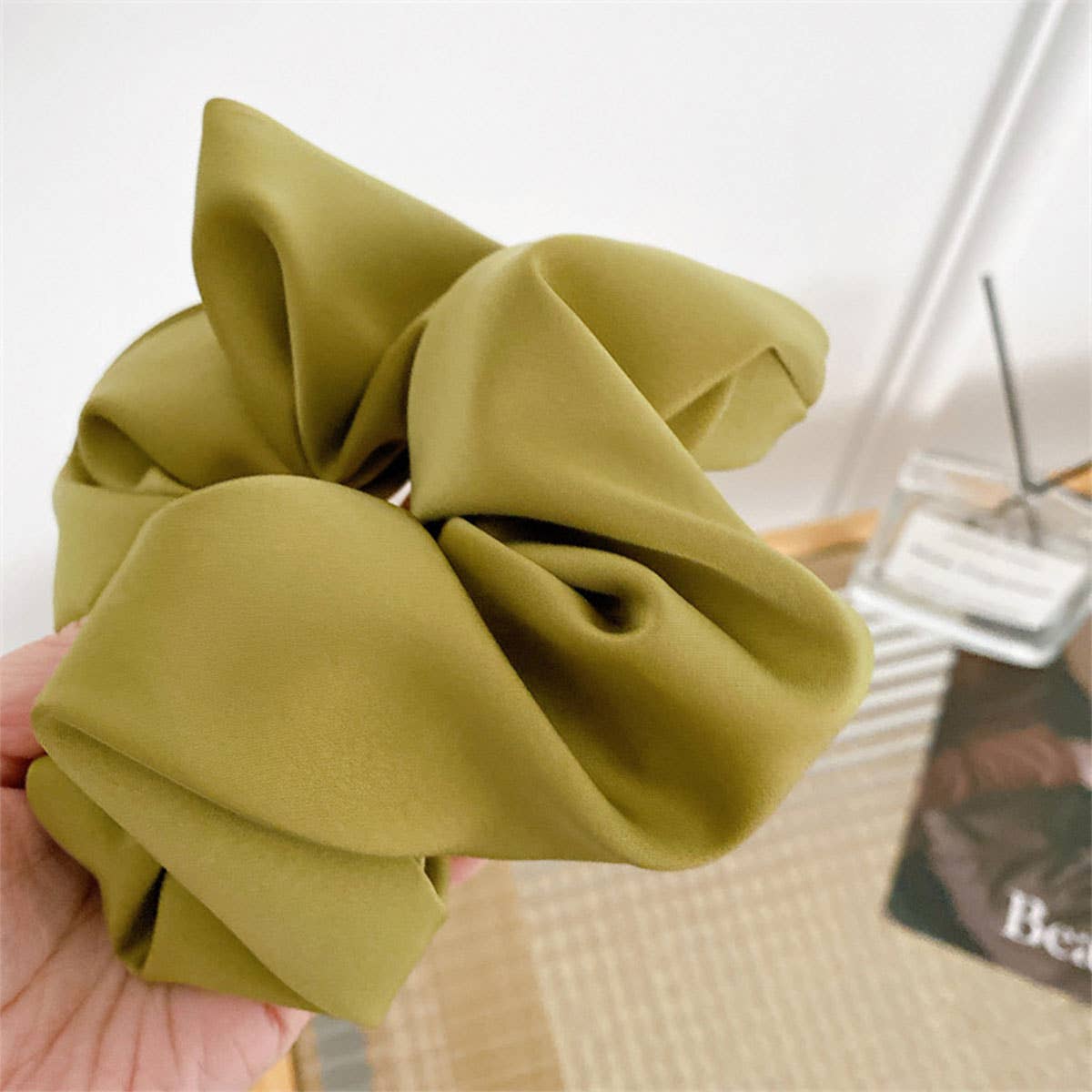 ACCITY - Wholesale Scrunchie - Women's - SIMPLE MONOCHROME SILK SCRUNCHIES_LARGE SIZE_CWAHA03498