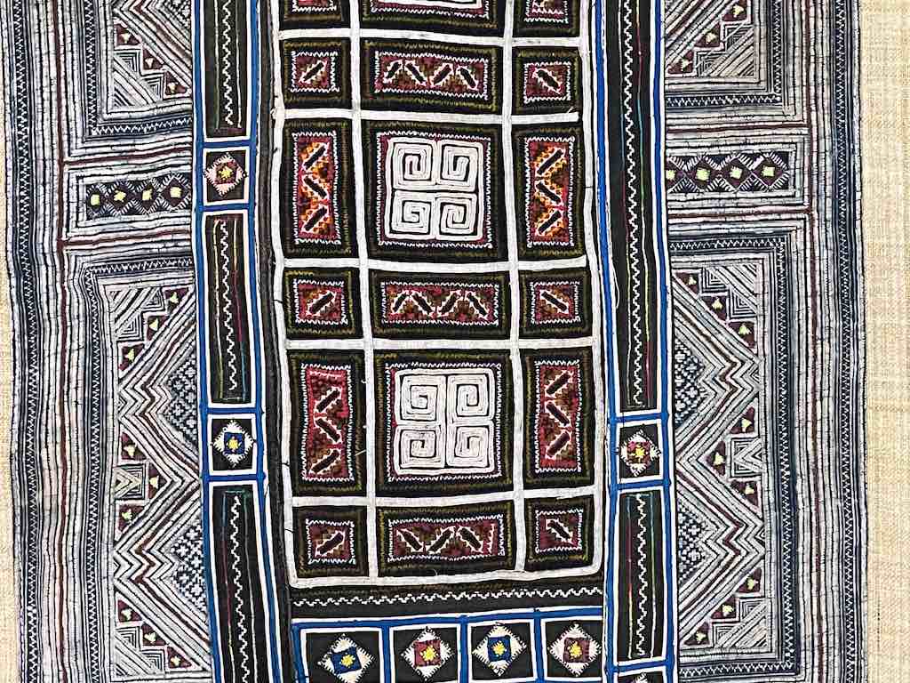 The Niger Bend - Vente Tapisserie/textile - Tenture murale décorative en lin avec tissu vietnamien tribal hmong vintage4