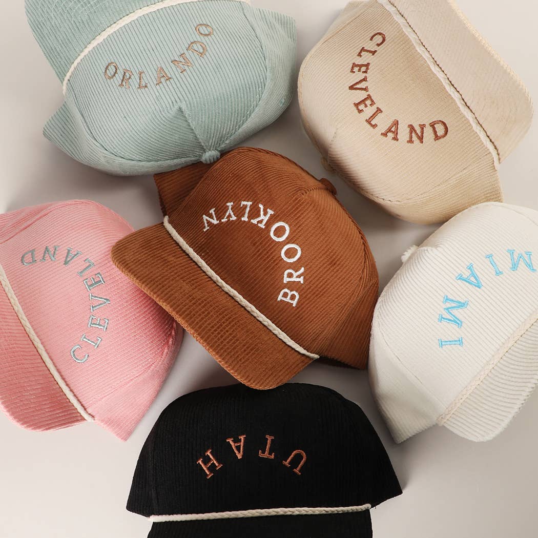 CORDUROY 3003 Cappello Ricamato in Velluto a Coste Personalizzato - La Tua Città e Stato in vendita all'ingrosso su Faire1