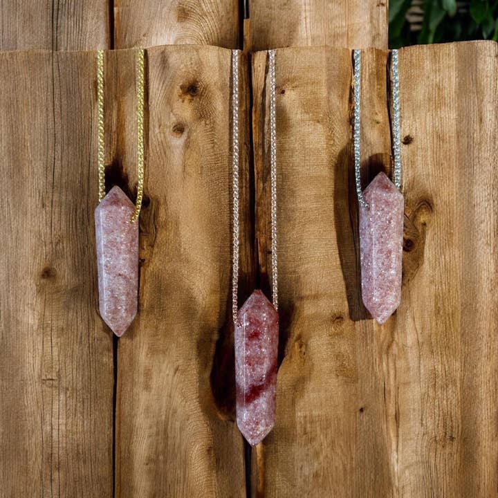 Earth & Elm - Wholesale Pendant/Charm Necklace - Strawberry Quartz Point Necklace1