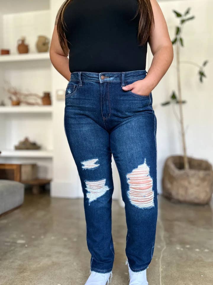 Jeans Judy Blue taille haute Rigid Magic Heavy Destroy Straight à taille haute pour la vente par Queenado