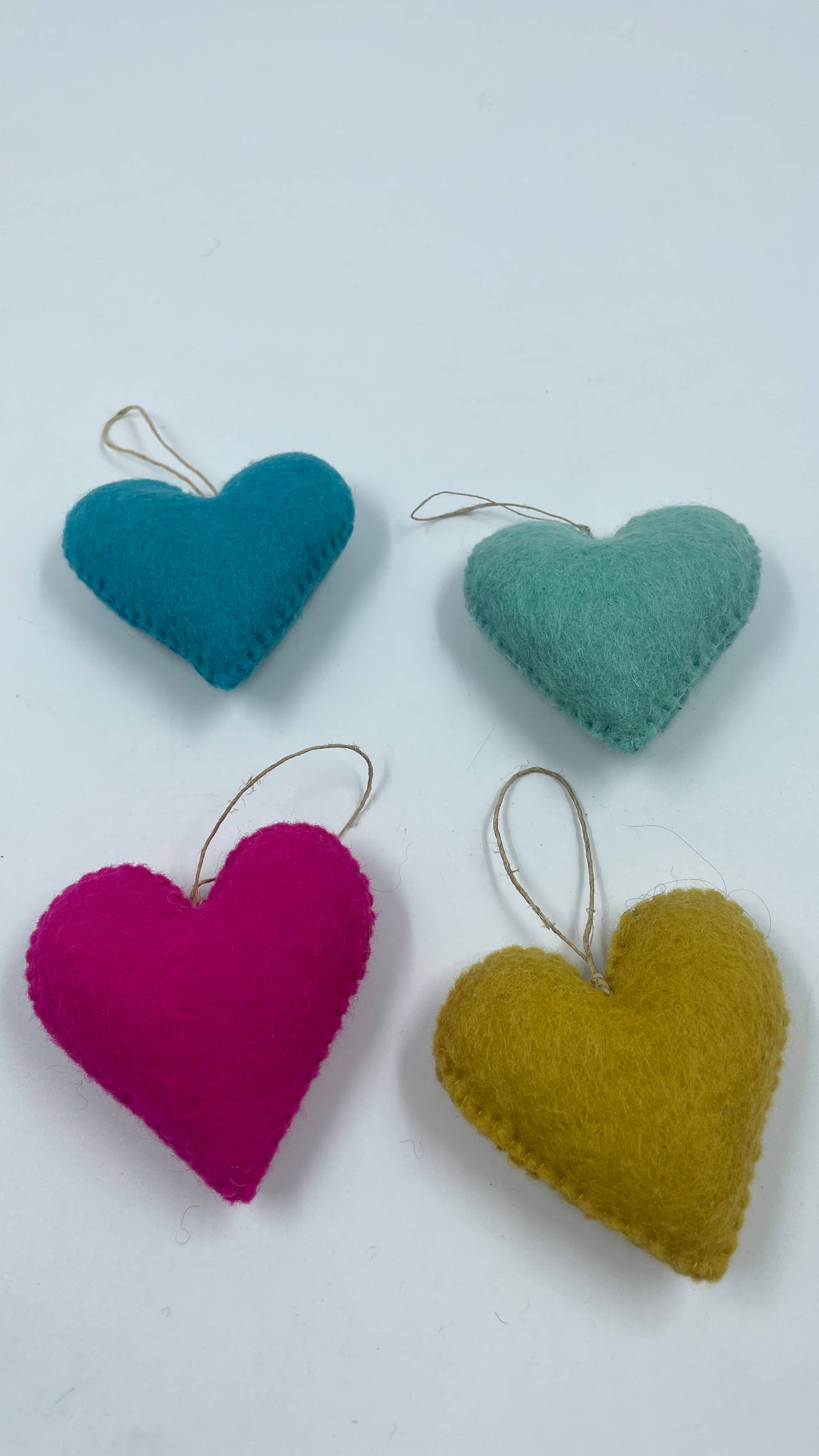 Funky Yak Ltd – wholesale Prydnad – Filt hjärtdekorationer/prydnader3
