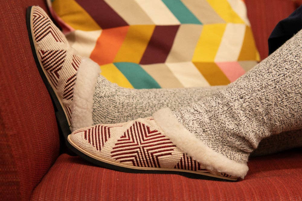 Fair Anita - Wholesale Slippers - Women's - Cozy Clog Slippers1