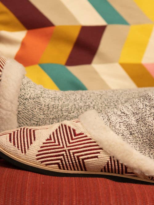 Fair Anita - Wholesale Slippers - Women's - Cozy Clog Slippers1